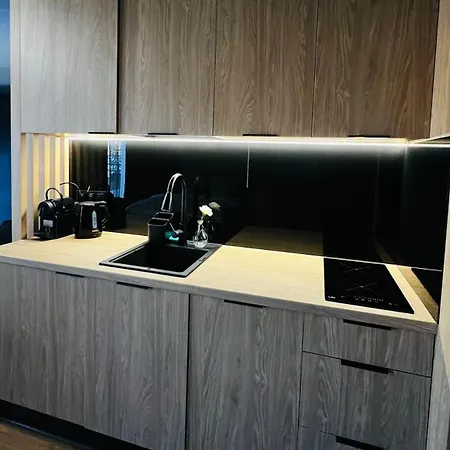 Luksusowy Tu I Teraz *