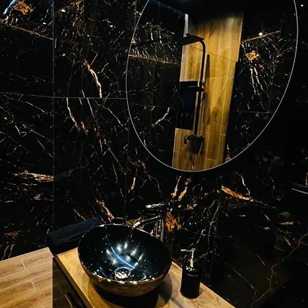 アパート Luksusowy Tu I Teraz ホジューフ